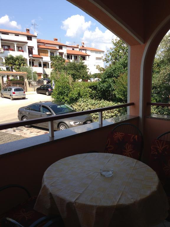 Apartments Zdjelar Porec Room photo