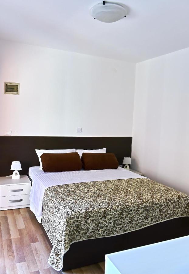 Apartments Zdjelar Porec Room photo