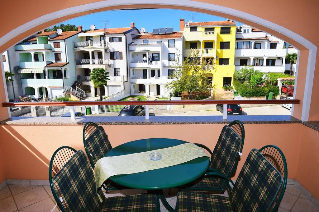 Apartments Zdjelar Porec Exterior photo