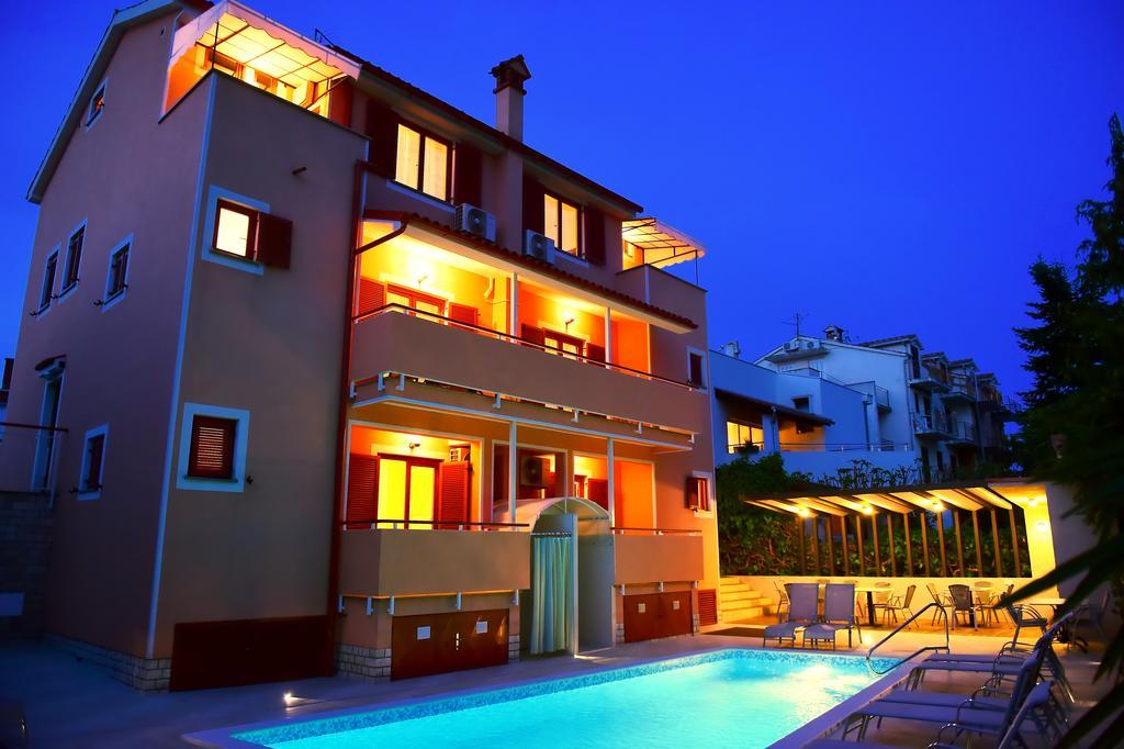 Apartments Zdjelar Porec Exterior photo