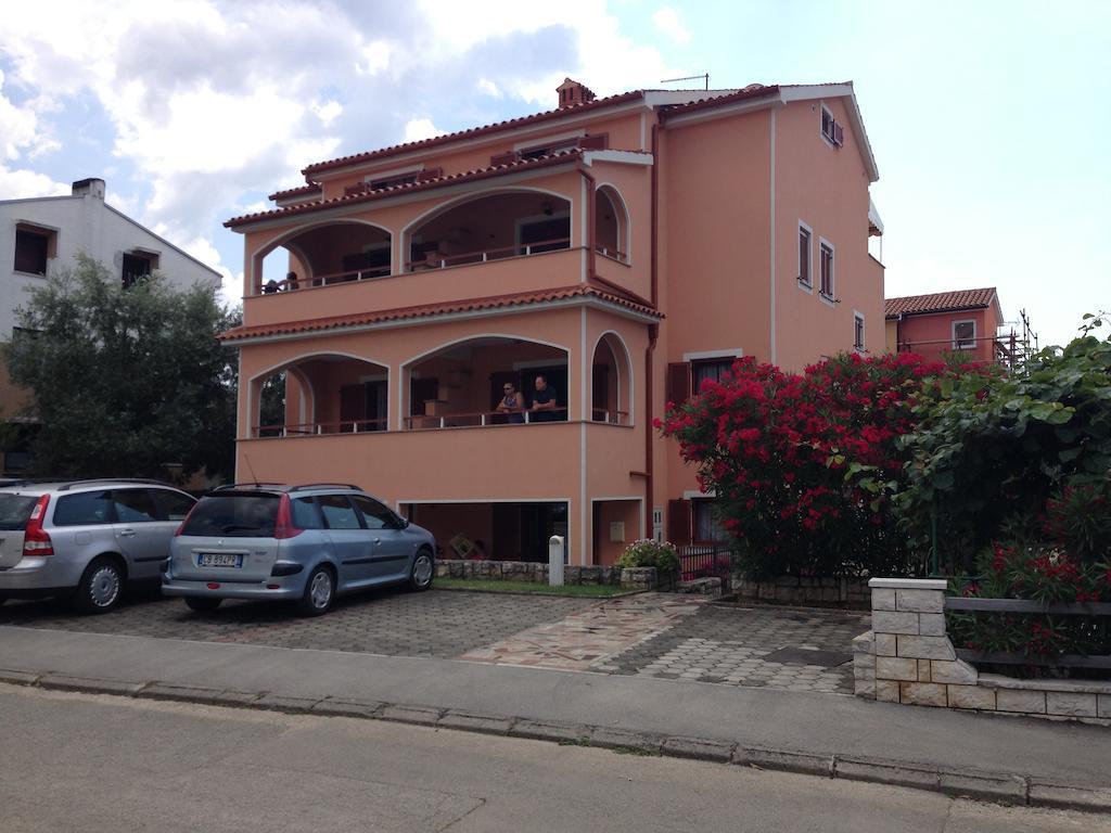 Apartments Zdjelar Porec Exterior photo